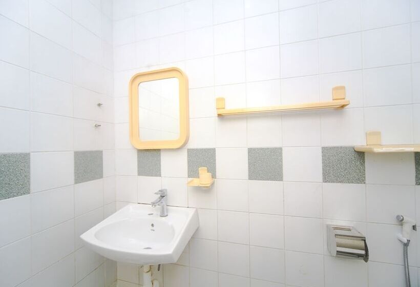 Jockey Lodge Hotel By Oyo Rooms