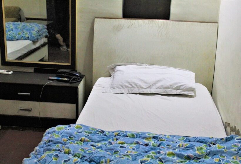 Пансион Central Guest House