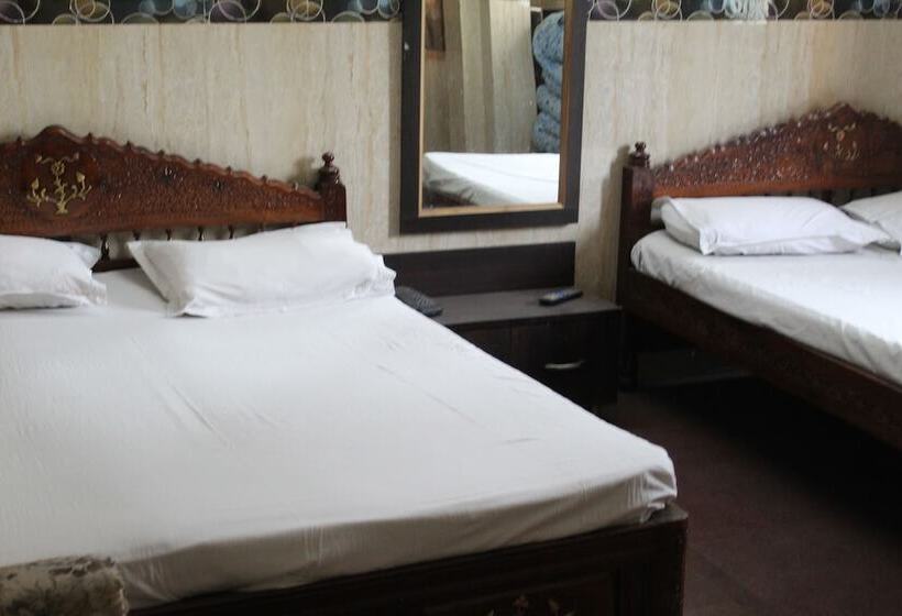 Пансион Central Guest House