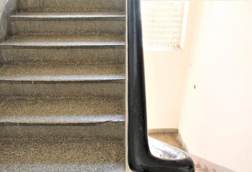 Пансион Central Guest House