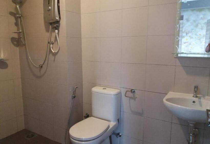 פנסיון Ezzyhome Medini