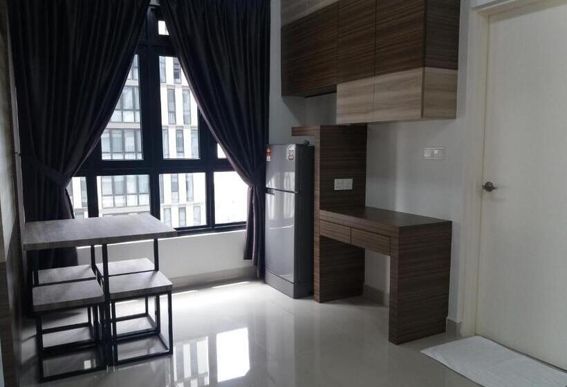 פנסיון Ezzyhome Medini