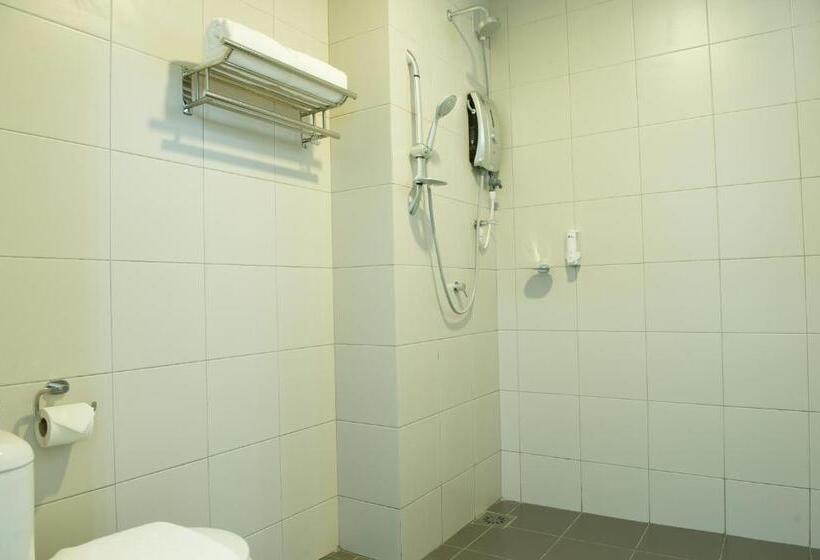 פנסיון Ezzyhome Medini