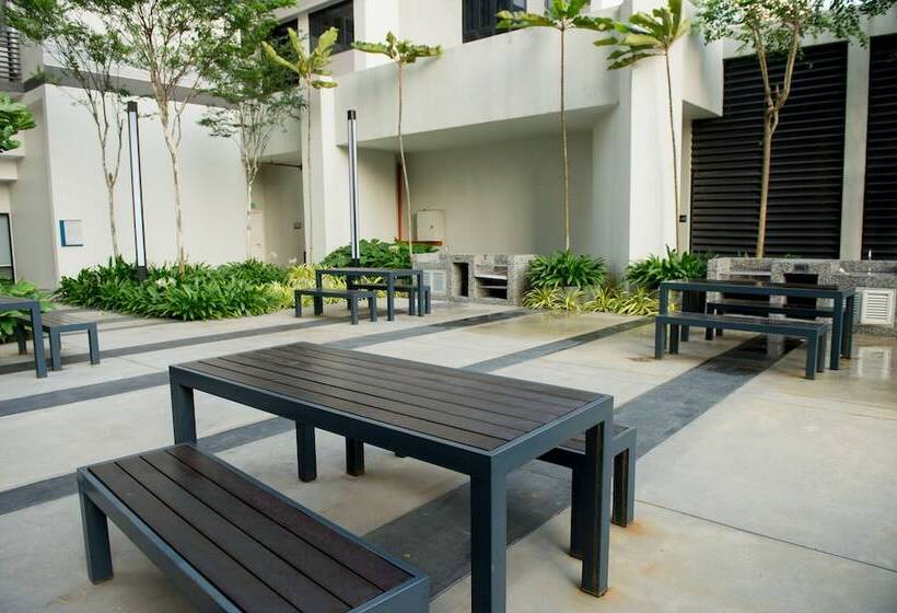 פנסיון Ezzyhome Medini