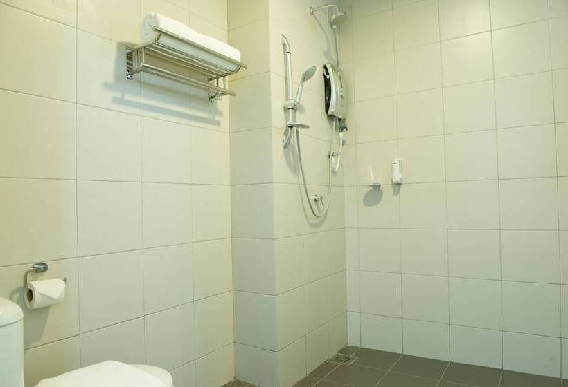 بنسيون Ezzyhome Medini