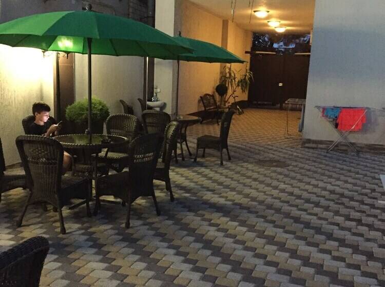 پانسیون Guest House Helena