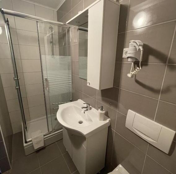 膳宿费 House Magdic Plitvice