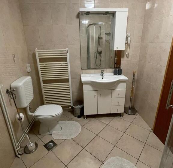 膳宿费 House Magdic Plitvice