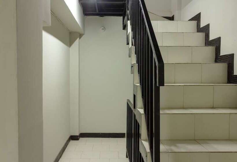 پانسیون Kamar Keluarga Mahkota 8 By Oyo Rooms