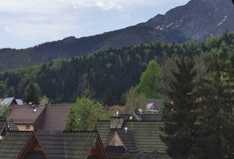 پانسیون Willa Senator