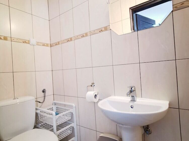 پانسیون Willa Senator