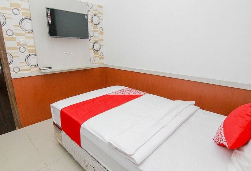 R Four Hotel By Oyo Rooms