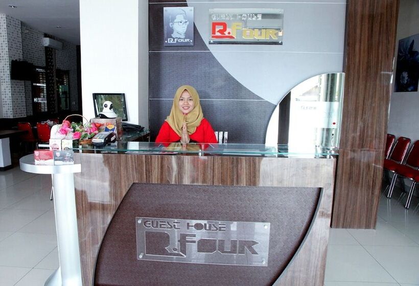 R Four Hotel By Oyo Rooms