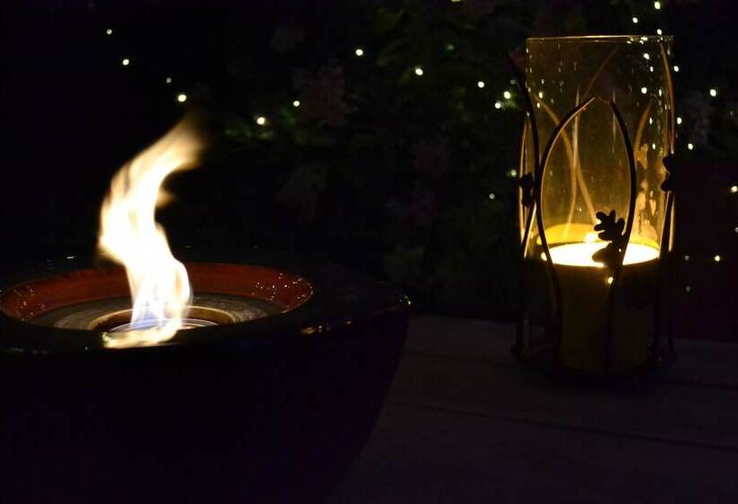 Red Mahone Bed & Breakfast