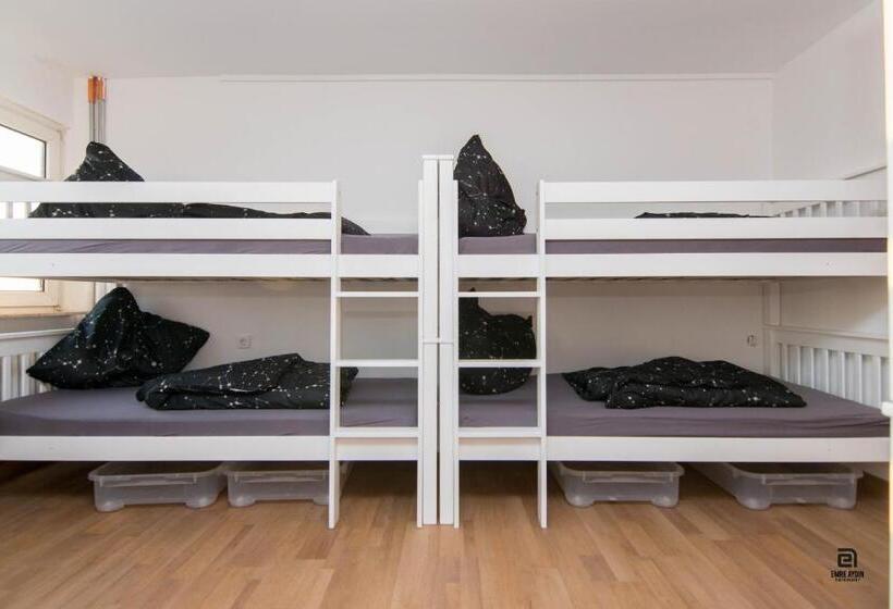 Skyhostel Friedrichshafen