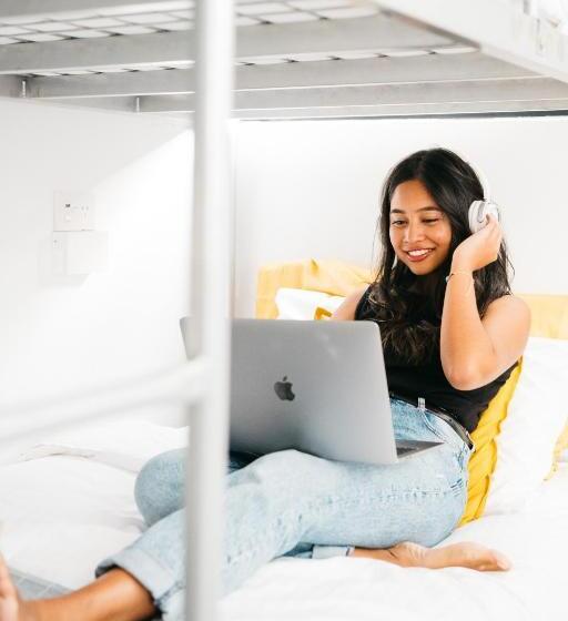 旅馆 The Village Cairns