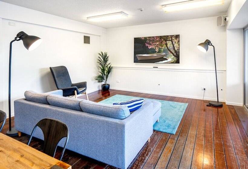 旅馆 The Village Cairns