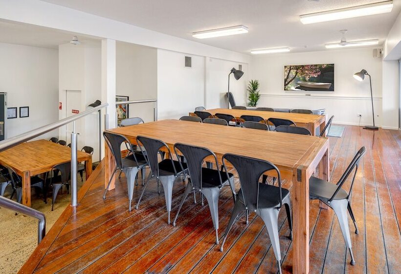 旅馆 The Village Cairns