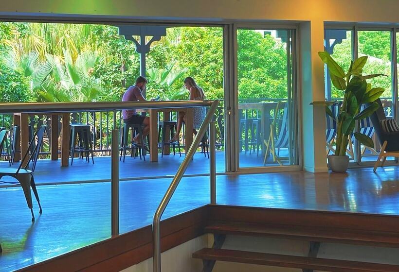 旅馆 The Village Cairns