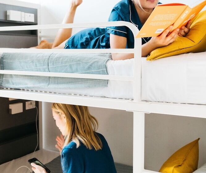 旅馆 The Village Cairns