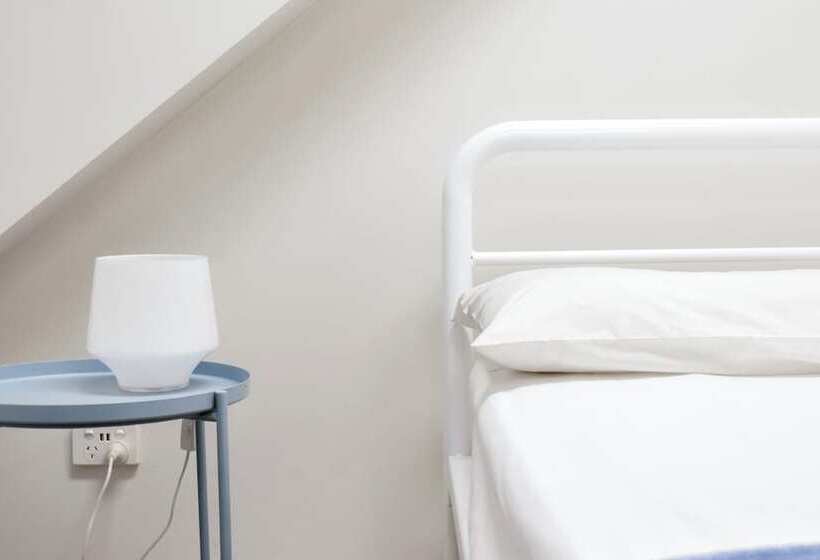 旅馆 The Village Cairns