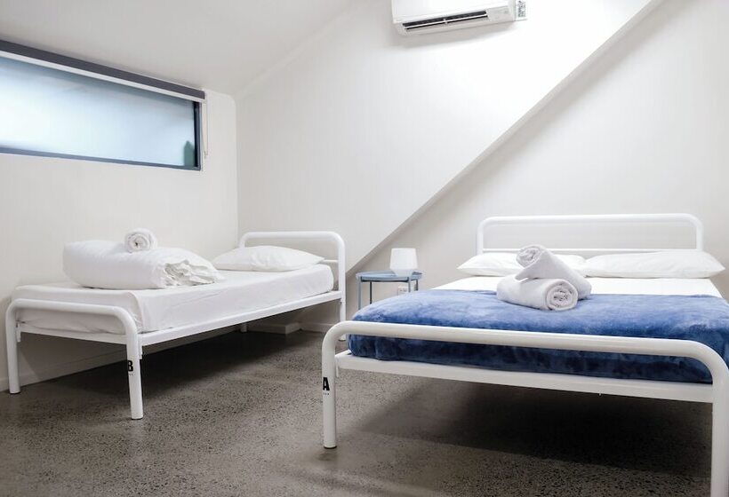 旅馆 The Village Cairns