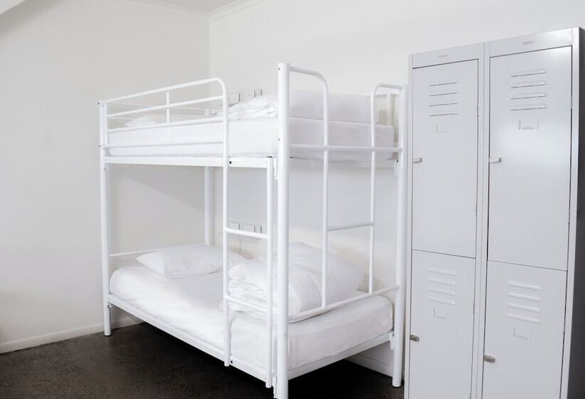 旅馆 The Village Cairns