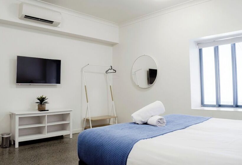 旅馆 The Village Cairns