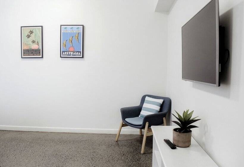 旅馆 The Village Cairns