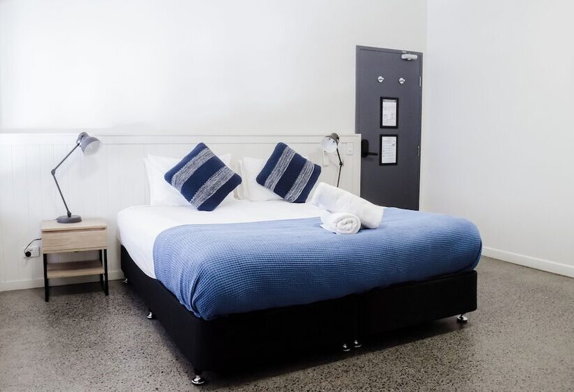 旅馆 The Village Cairns