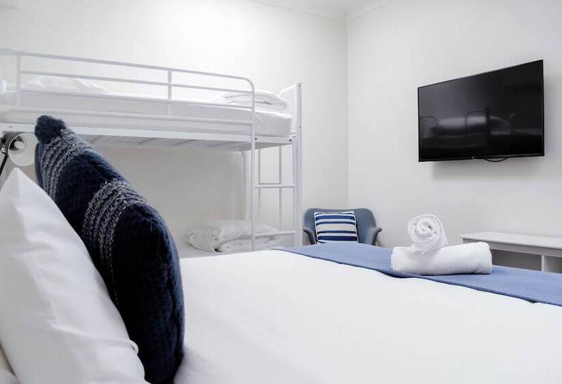 旅馆 The Village Cairns