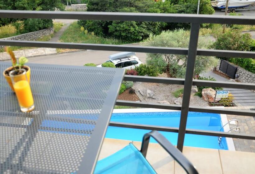 Apartments Lounger Frkovic