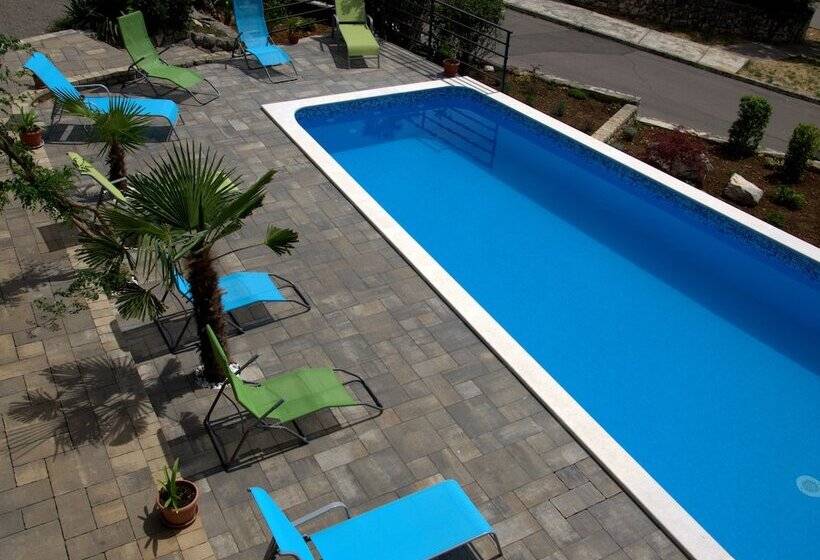 Apartments Lounger Frkovic