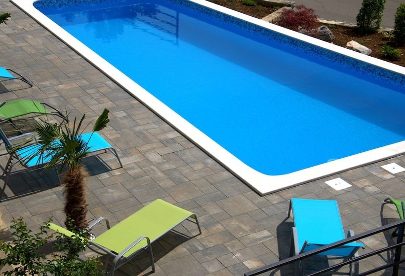 Apartments Lounger Frkovic