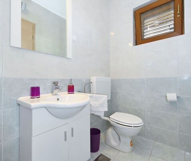 Be Bu Mar Apartments