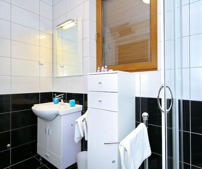 Be Bu Mar Apartments