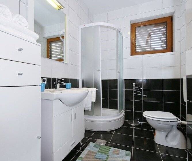 Be Bu Mar Apartments