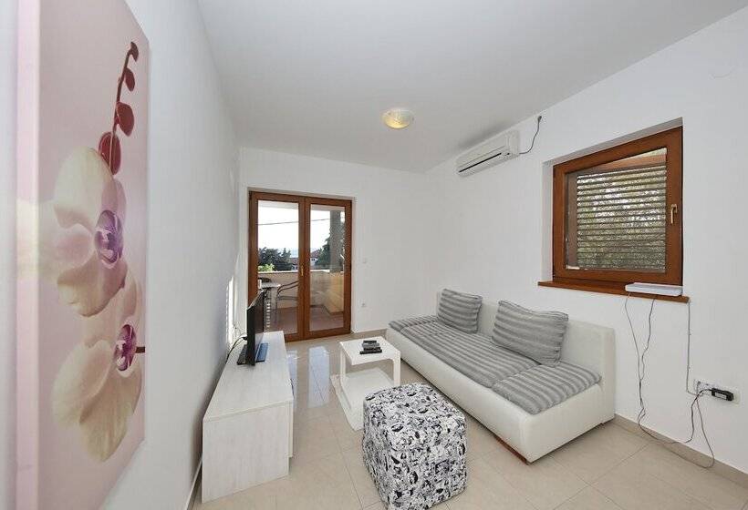 Be Bu Mar Apartments