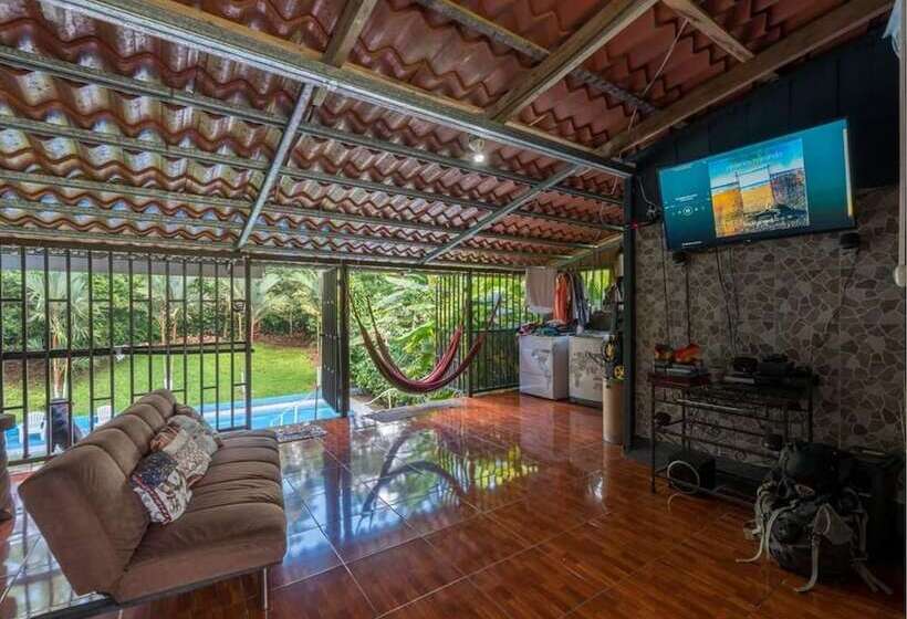 住宿加早餐 Curi Hostel