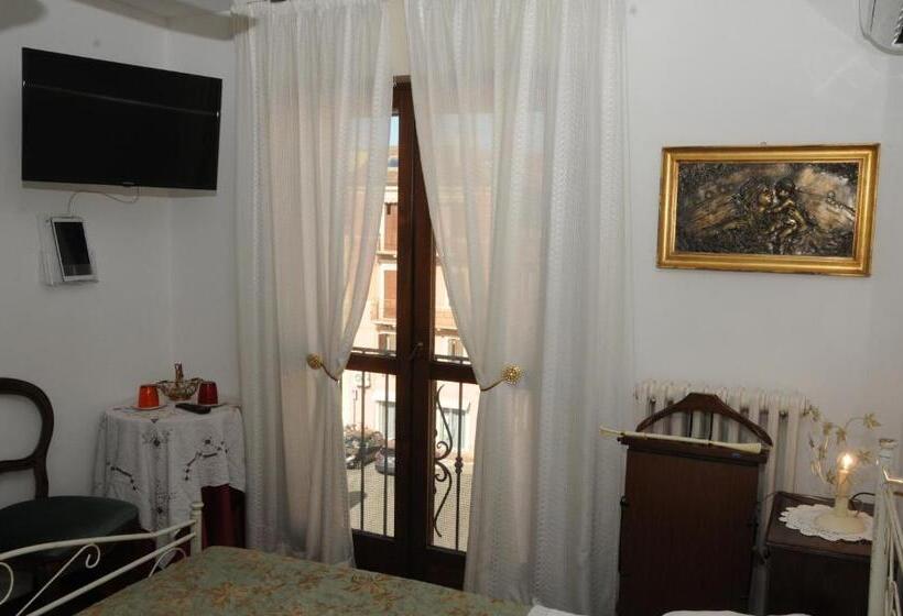تختخواب و صبحانه La Casa Di Luna