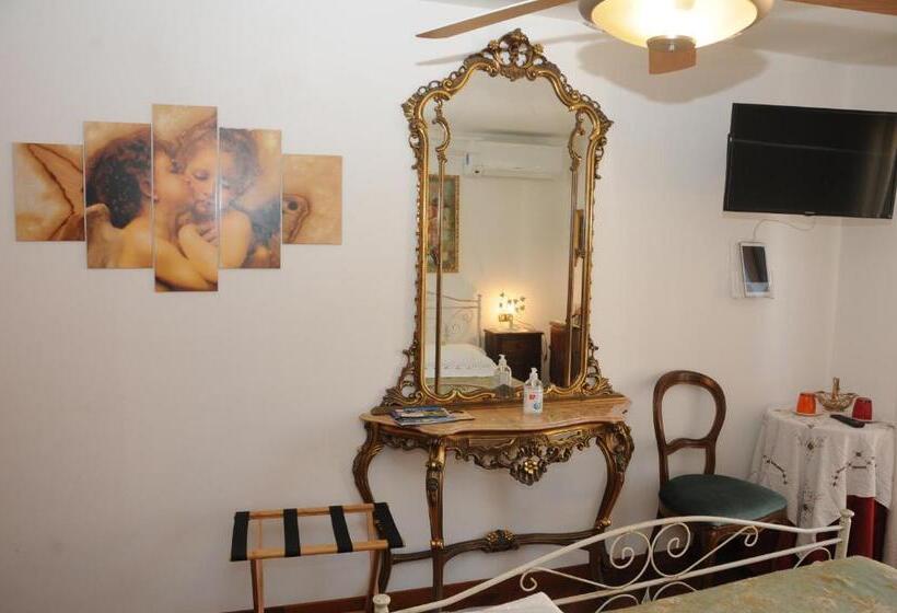 تختخواب و صبحانه La Casa Di Luna