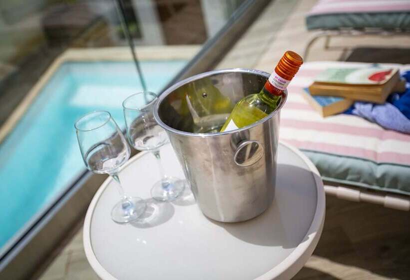 تختخواب و صبحانه Pjazza Suites Boutique Hotel By Cx Collection