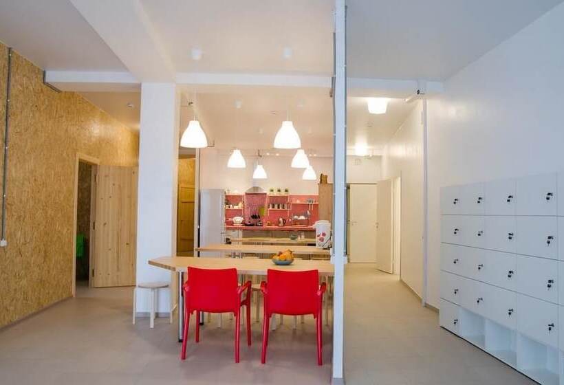 Hostel Katyusha Travel Center