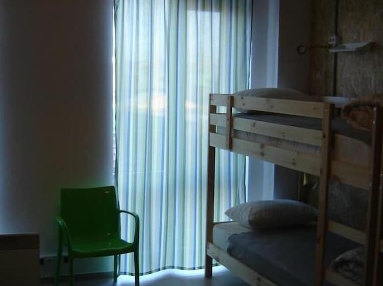 Hostel Katyusha Travel Center