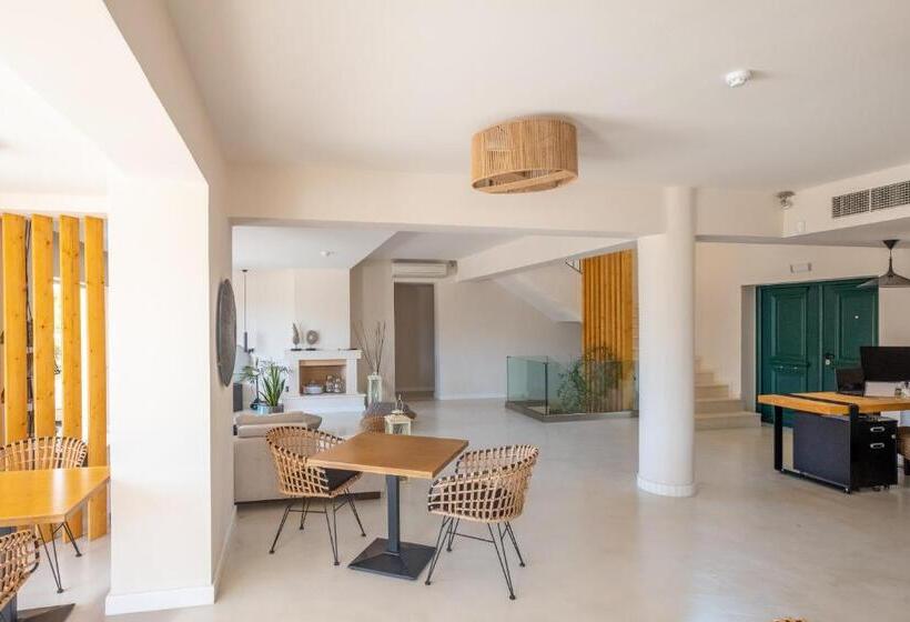 בית מלון כפרי 180 South Seaside