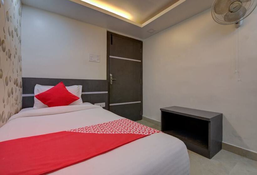 בית מלון כפרי A K Residency By Oyo Rooms