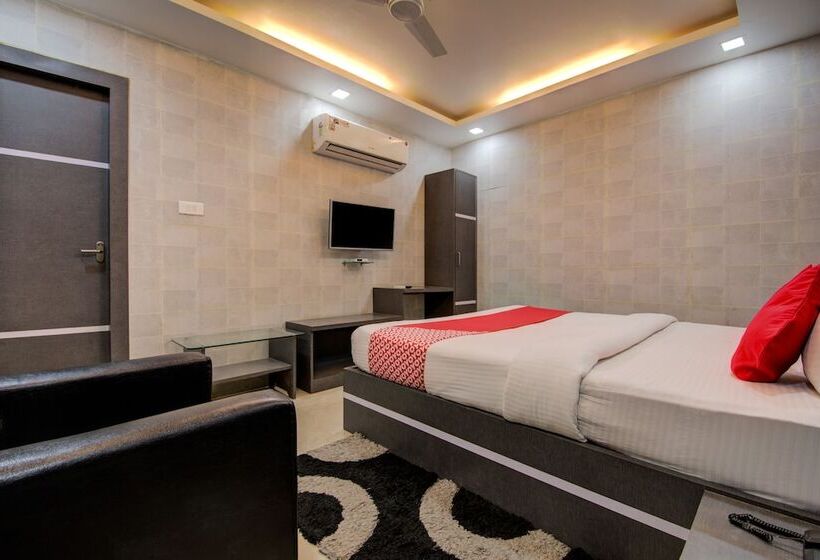 בית מלון כפרי A K Residency By Oyo Rooms