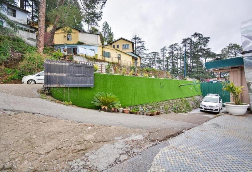 هتل Aangan Regency