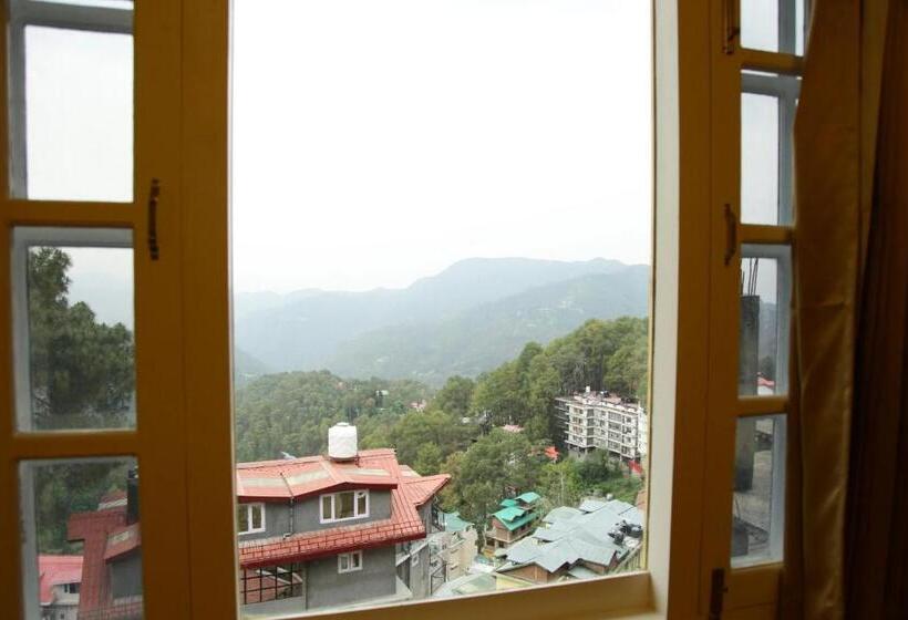 هتل Aangan Regency