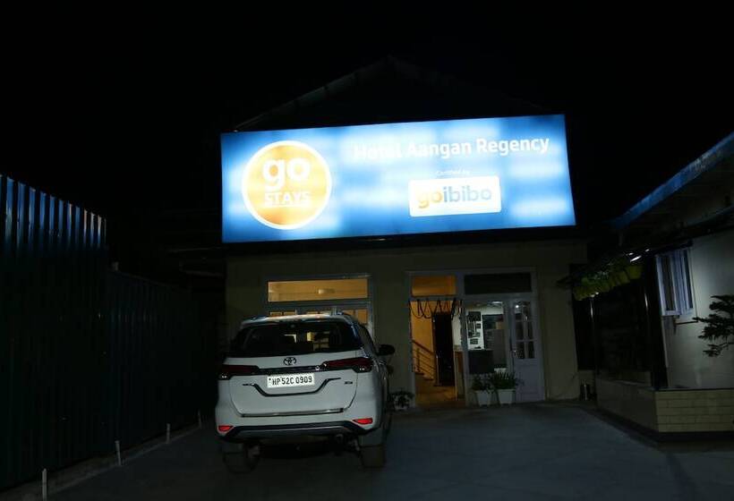 هتل Aangan Regency